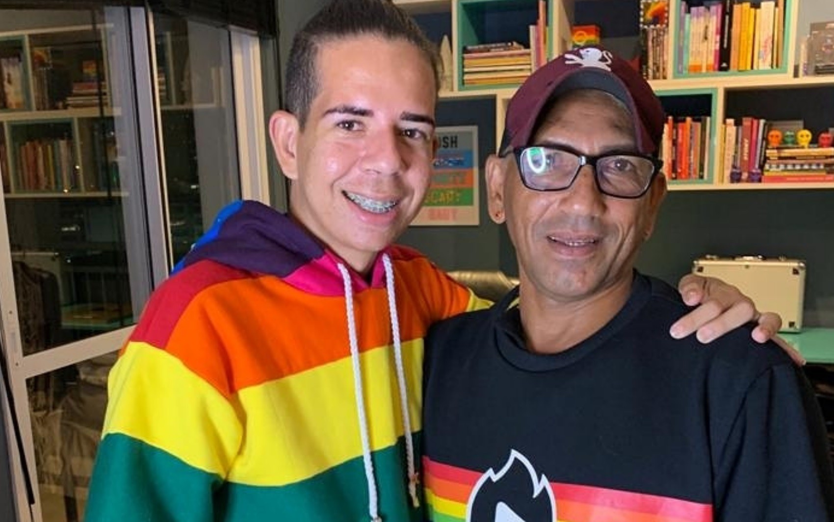 Casal gay faz sucesso na internet vídeos sobre rotina e luta contra preconceito em Rio
