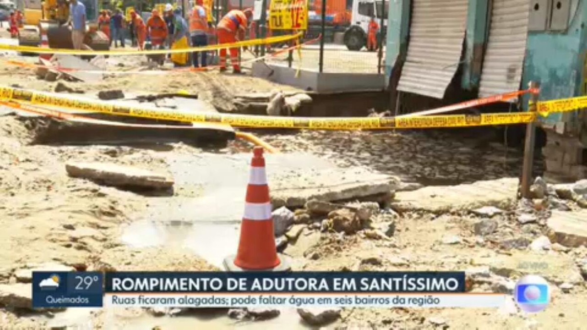 Rompimento De Adutora Na Zona Oeste Causa Inunda O Em V Rias Casas