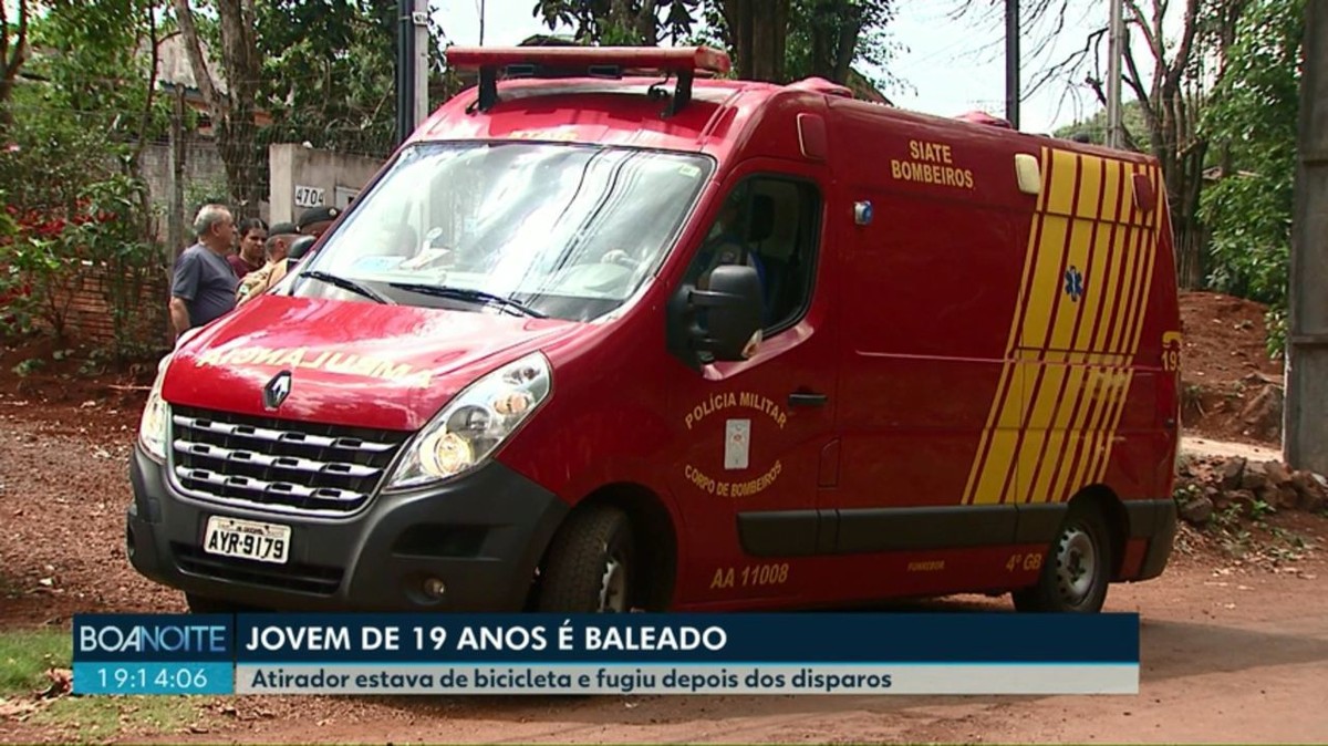 Jovem Fica Ferido Ap S Ser Atingido Por Tiro Nas Costas Em Bairro De