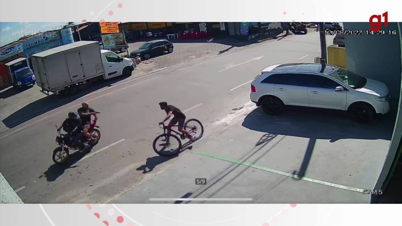 V Deo Mostra Ciclista Sendo Perseguido E Morto A Tiros Em Rua De