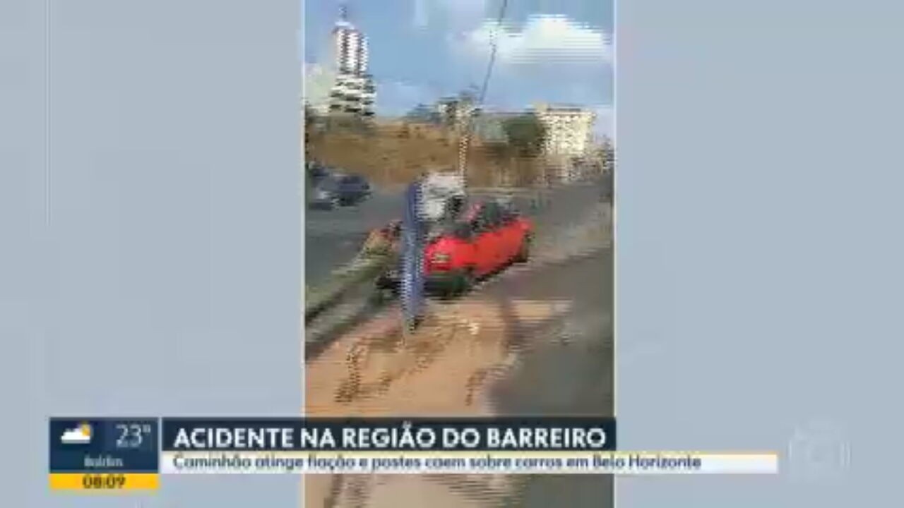 Poste Transformador Cai Em Cima De Carro Minas Gerais G