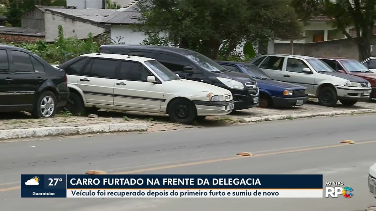 Ap S Ser Recuperado Pela Pol Cia Carro Furtado Em Frente Delegacia