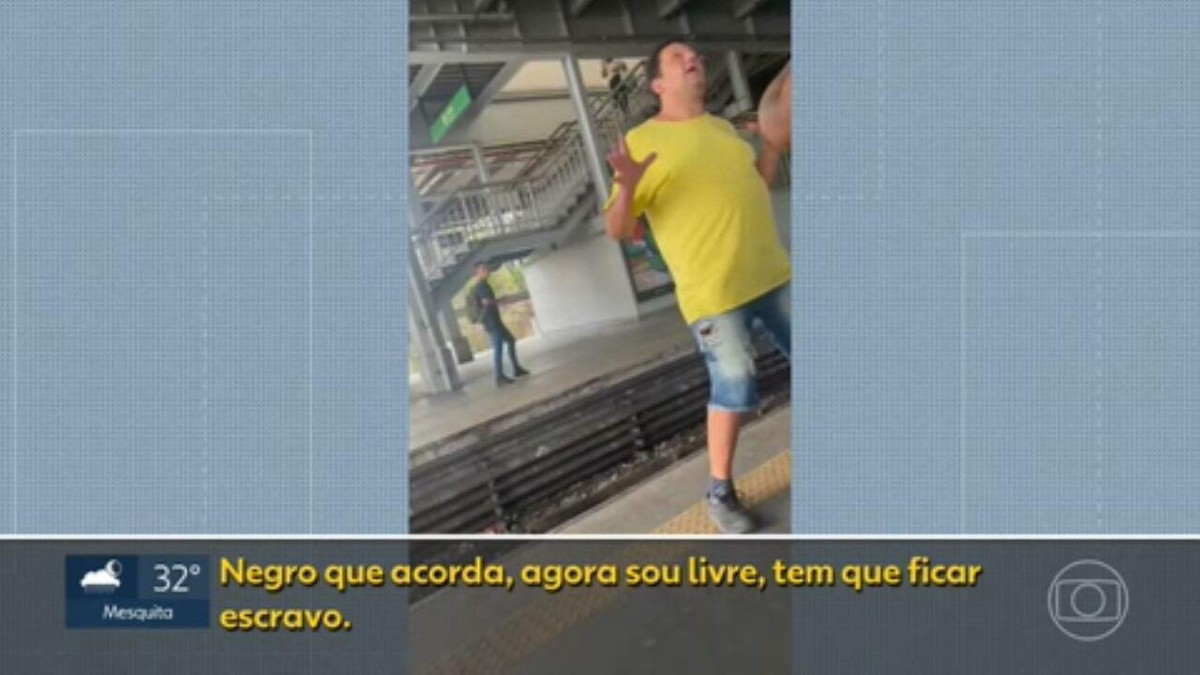 Pol Cia Identifica Homem Flagrado Gritando Ofensas Racistas Em Esta O