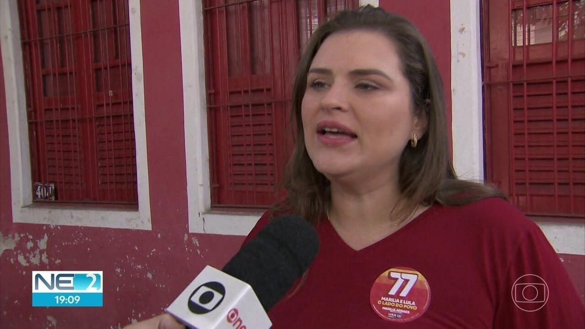 Mar Lia Arraes Se Re Ne Trabalhadores Crist Os E Promete Criar