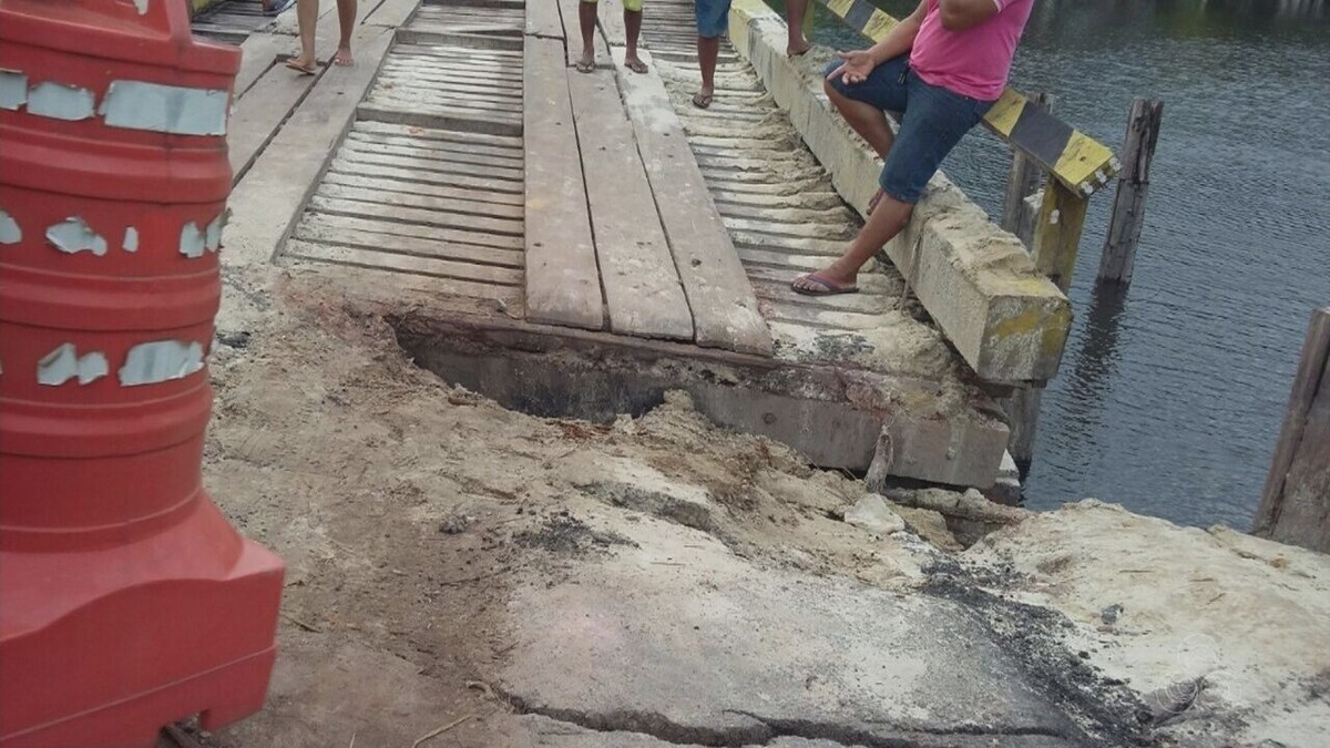 Cabeceira de ponte que liga distrito a Macapá cede e deixa trânsito