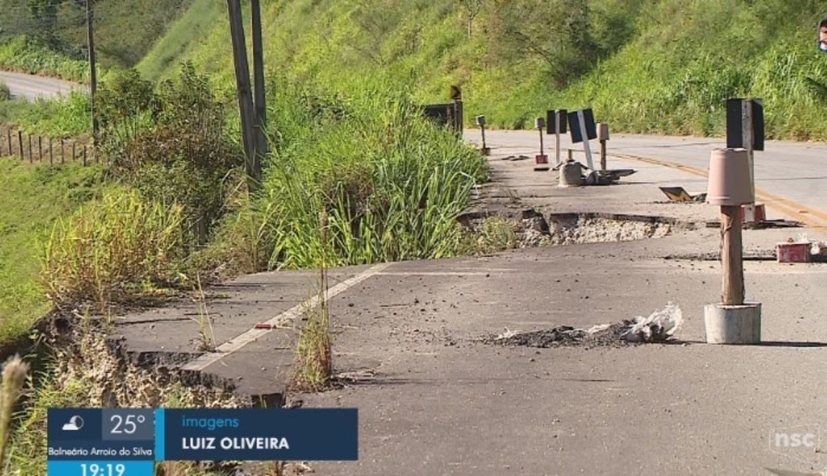 Cratera Aberta Em Rodovia De Sc H Quase Dois Anos Coloca Motoristas Em