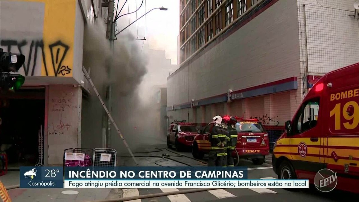 Incêndio atinge depósito de loja no Centro de Campinas e mobiliza Corpo