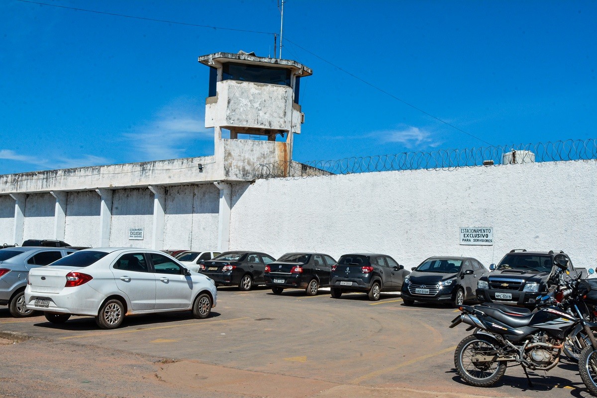 Celulares apreendidos em penitenciária de MT estavam em colchões