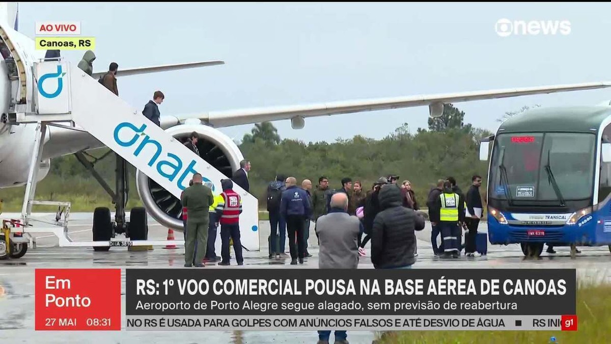 Base A Rea Em Canoas Recebe Voo Comercial Ap S Inunda O No