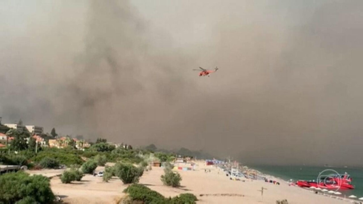 Calor E Inc Ndios Na Gr Cia Levam Retirada S Pressas De Mil