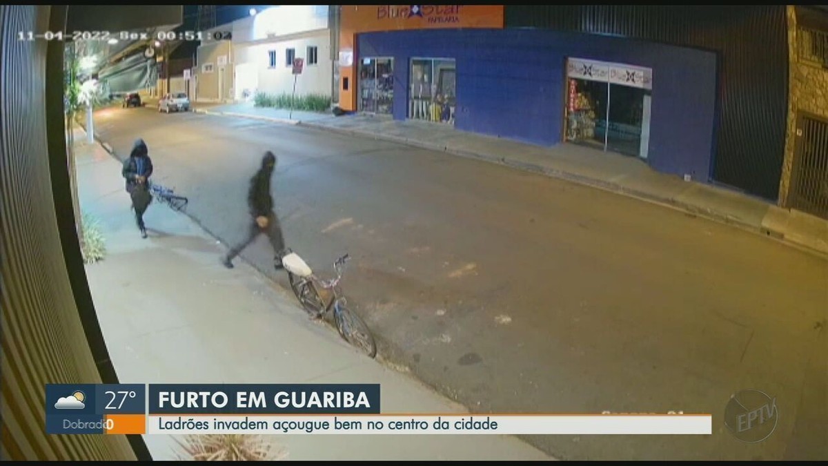 Dupla Quebra Porta De Vidro A Pedradas E Furta A Ougue No Centro De