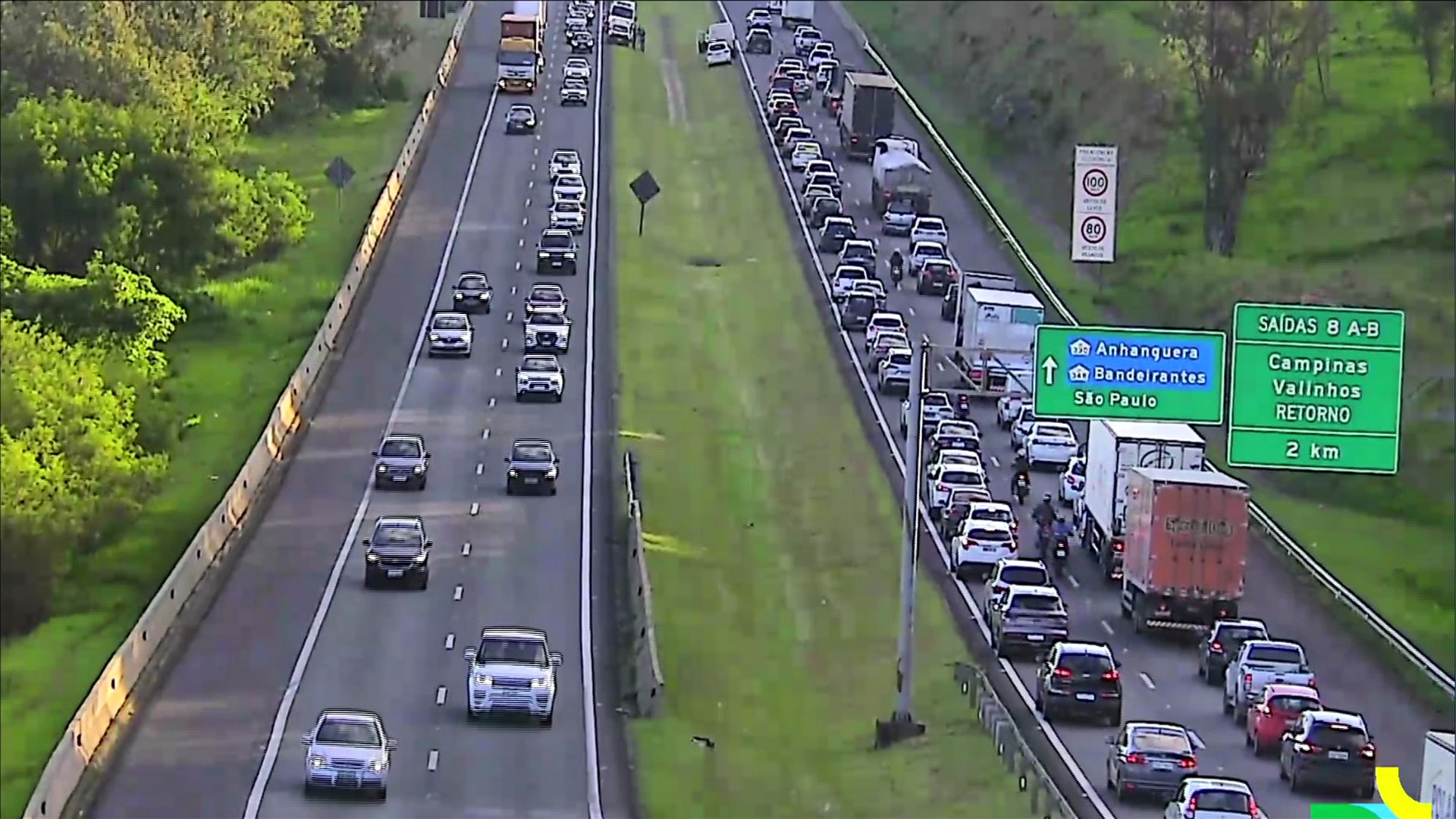 Batida Entre Dois Carros Causa Congestionamento No Anel Vi Rio Em