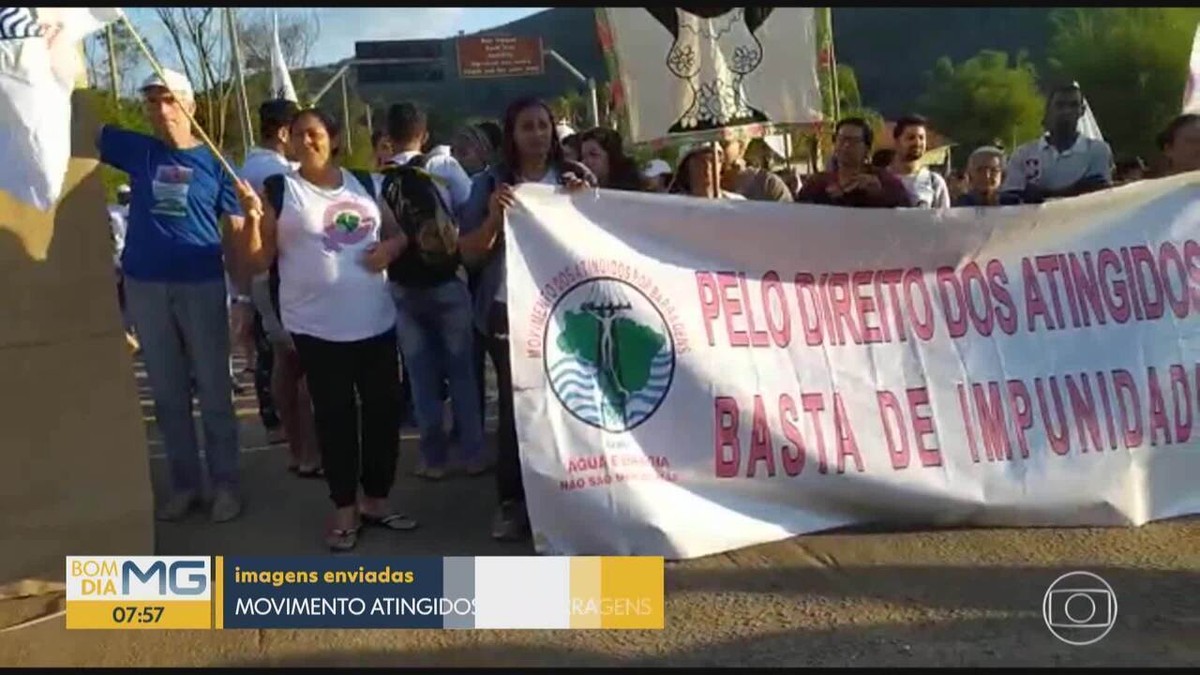 Atingidos por barragens fazem protesto em Mariana na Região Central de