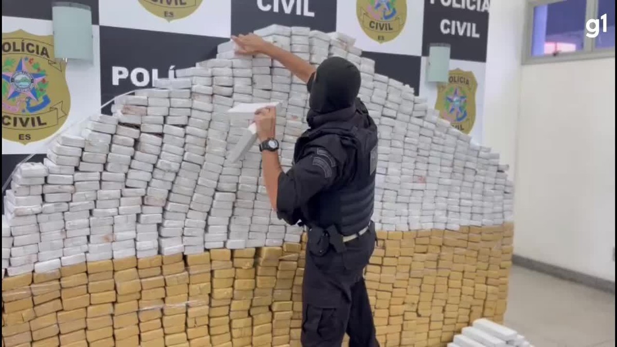 VÍDEO Uma tonelada de maconha e 20 kg de crack em caminhão de melancia