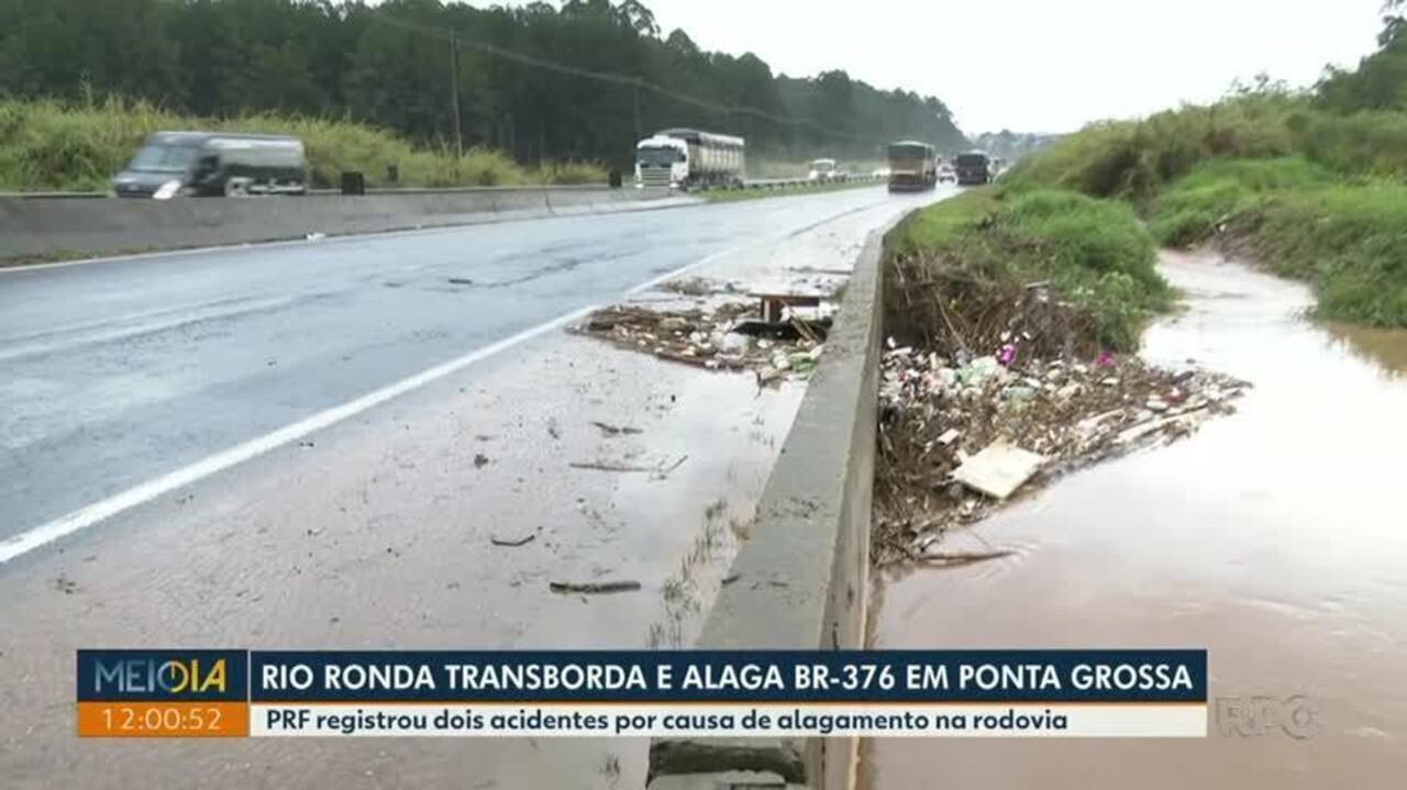 Dois acidentes são registrados na BR 376 após Rio Ronda transbordar e