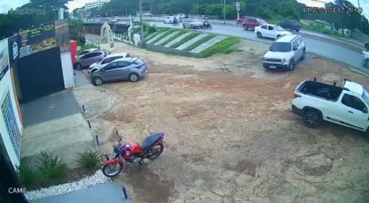 Motorista Atropela M E E Filha De Motocicleta Em Cuiab E Foge Sem