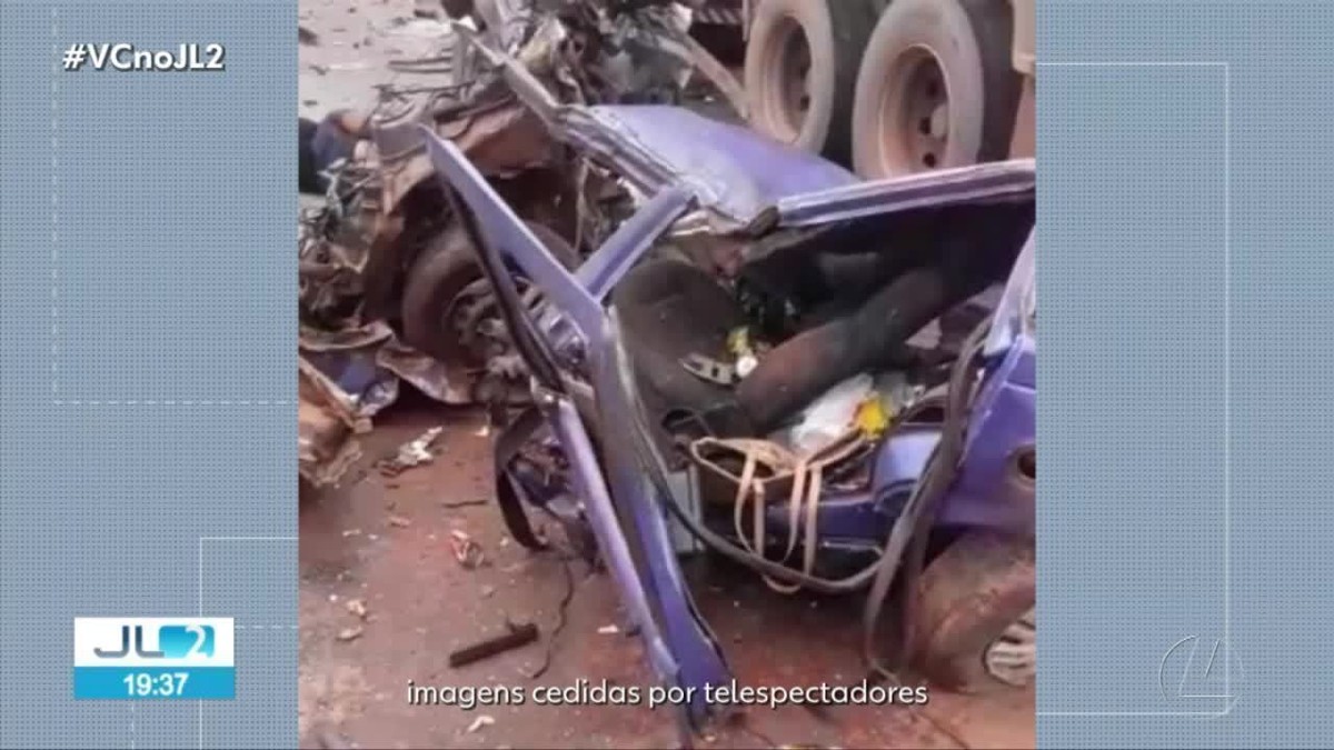 Duas Pessoas Morrem Ap S Carro E Caminh Es Se Envolverem Em Acidente Na