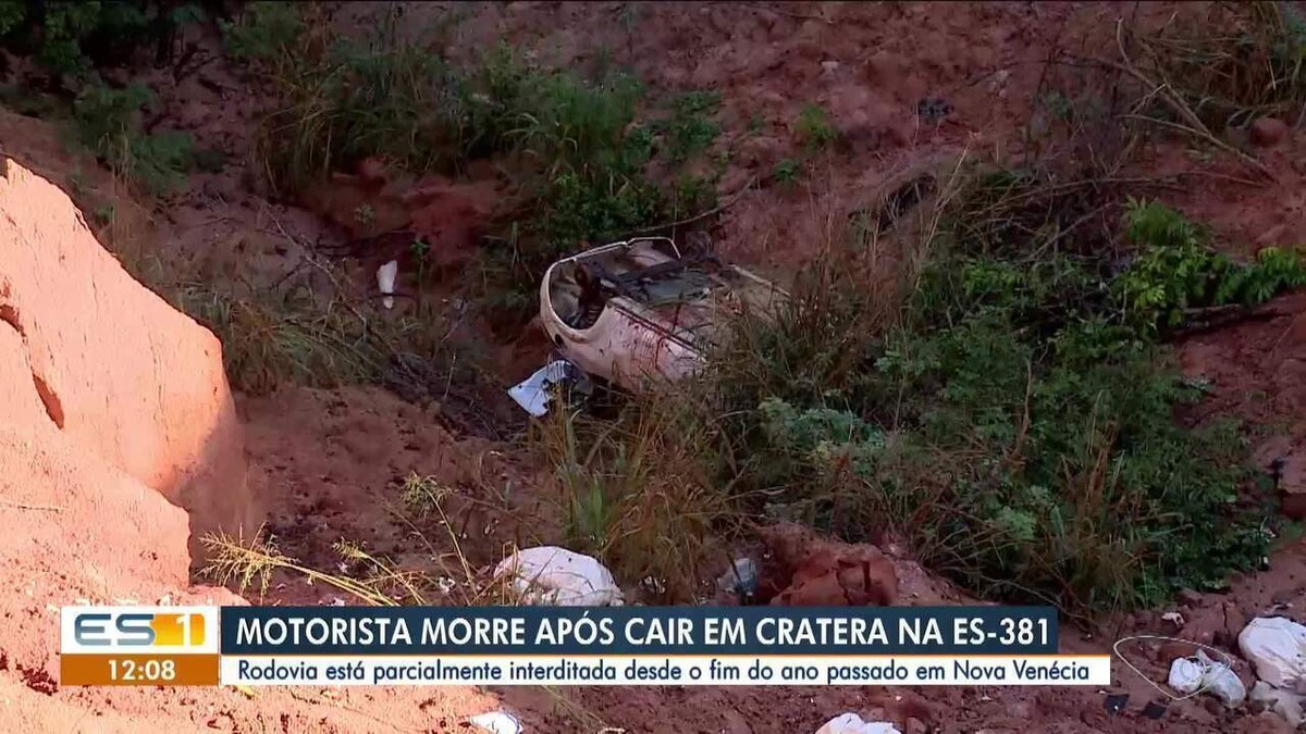 Motorista morre após carro cair em cratera aberta há mais de 7 meses em