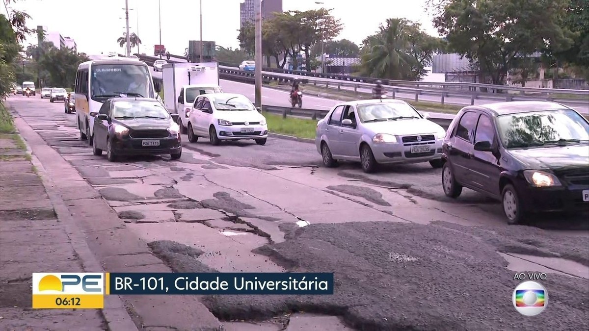 Obra interdita trecho de pista local da BR 101 próximo à UFPE e muda