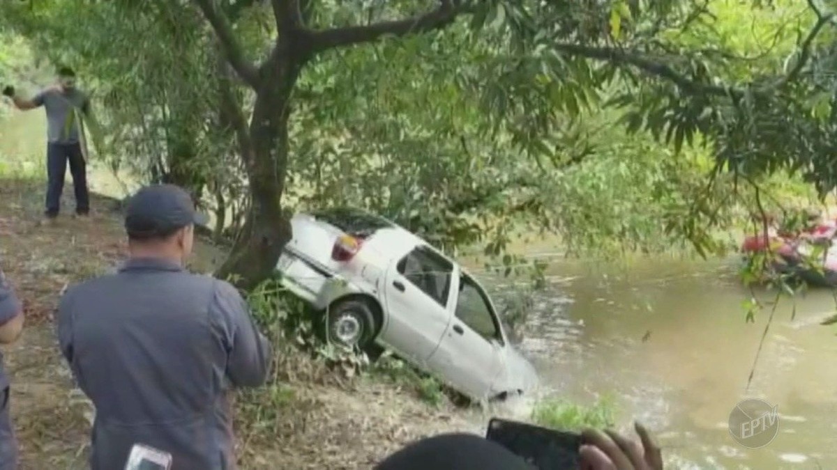 Após ser perseguido pela Guarda Municipal carro cai em rio de Capivari