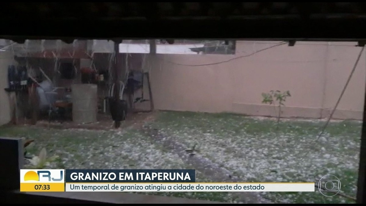 Chuva De Granizo Danifica Telhados De Casas Em Itaperuna No RJ Norte