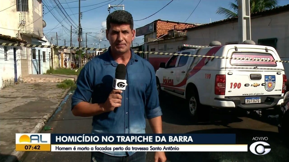 Homem Assassinado A Facadas No Trapiche Em Macei Alagoas G