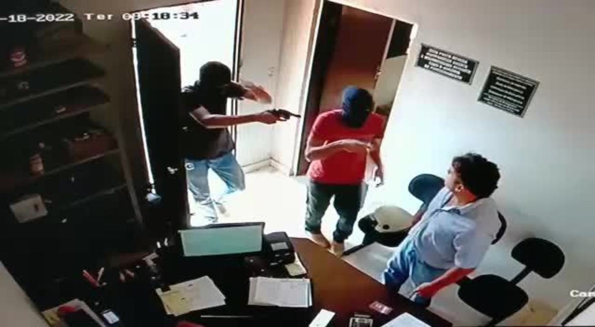 VÍDEO criminosos rendem empresário e roubam caminhonete em Bom