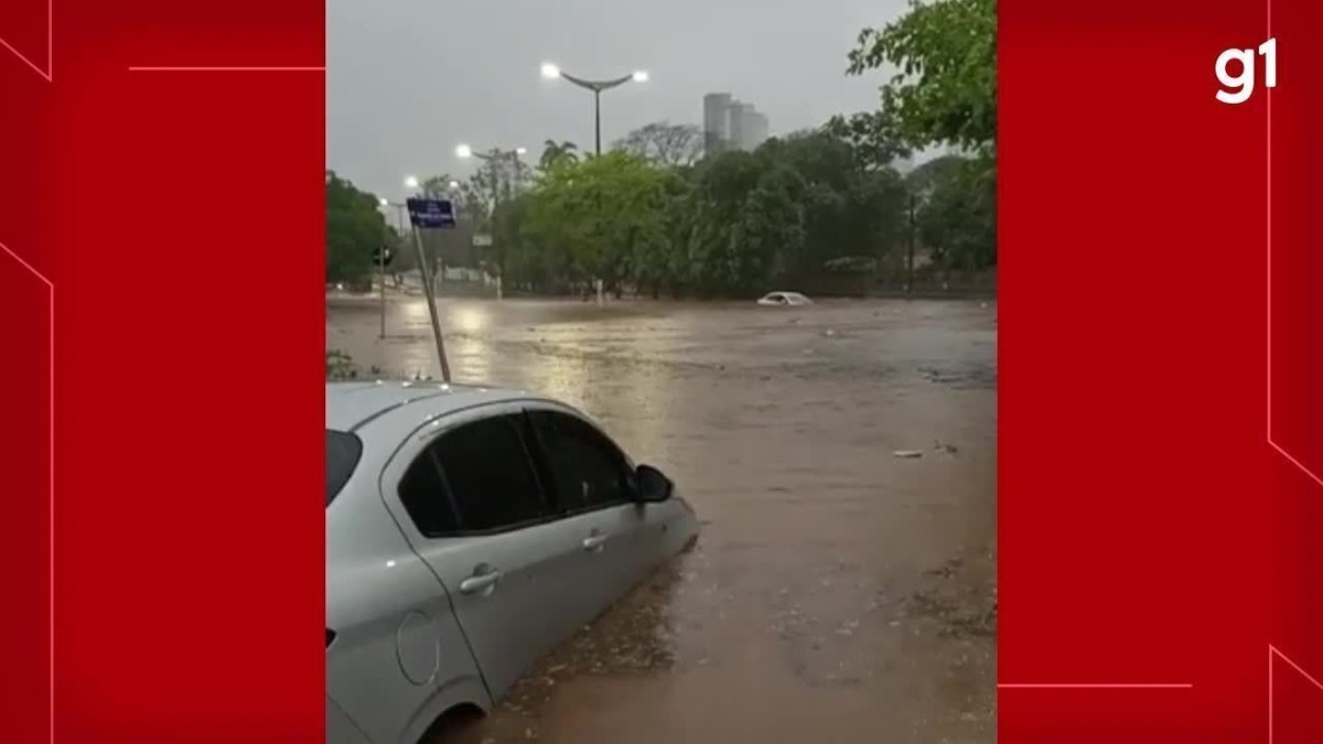 Chuva De Mm Em Juazeiro Do Norte Alaga Ruas E Deixa Moradores Em