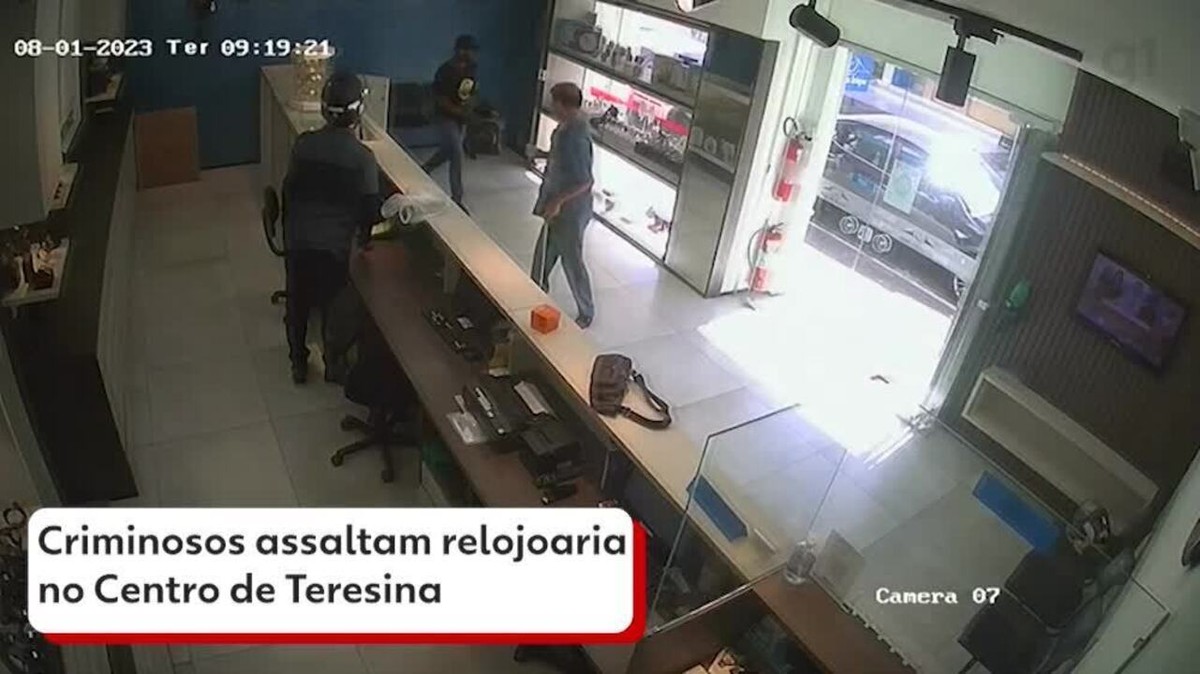 V Deo Criminosos Assaltam Relojoaria No Centro De Teresina Piau G