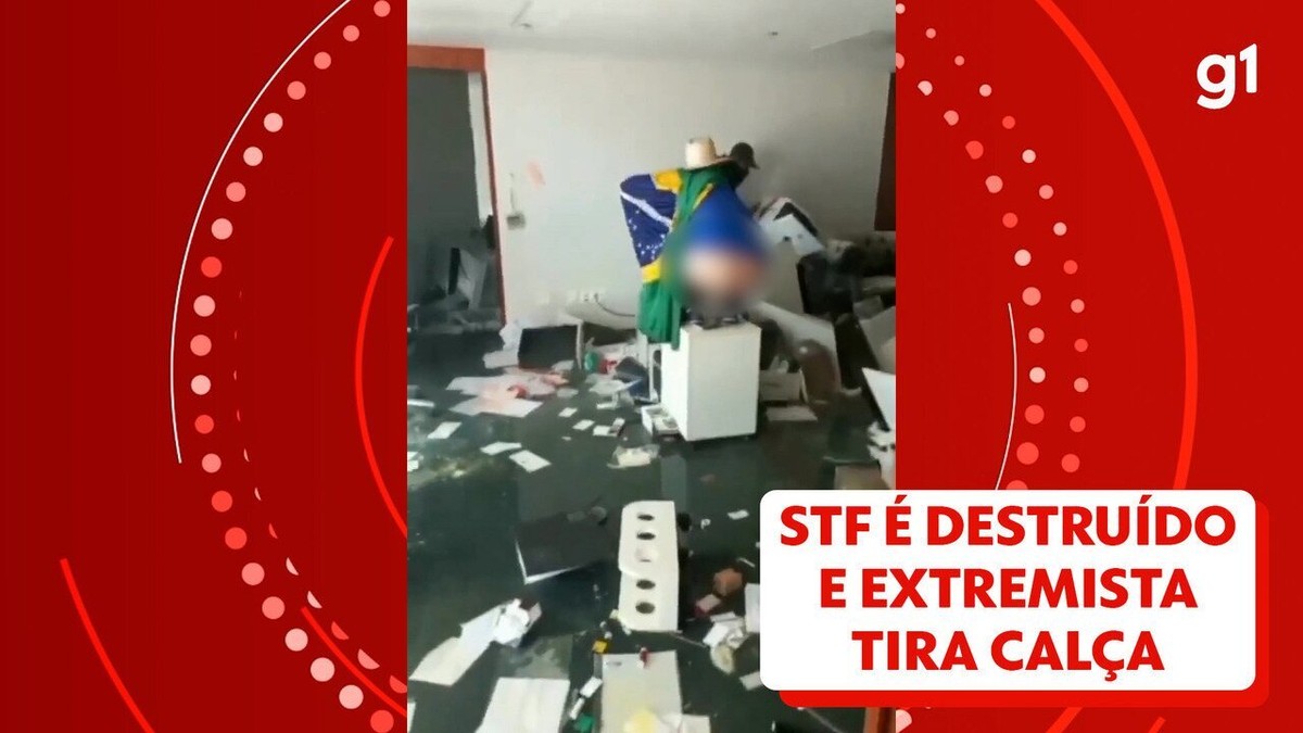 Terroristas bolsonaristas destroem Salão Nobre do STF reviram móveis e