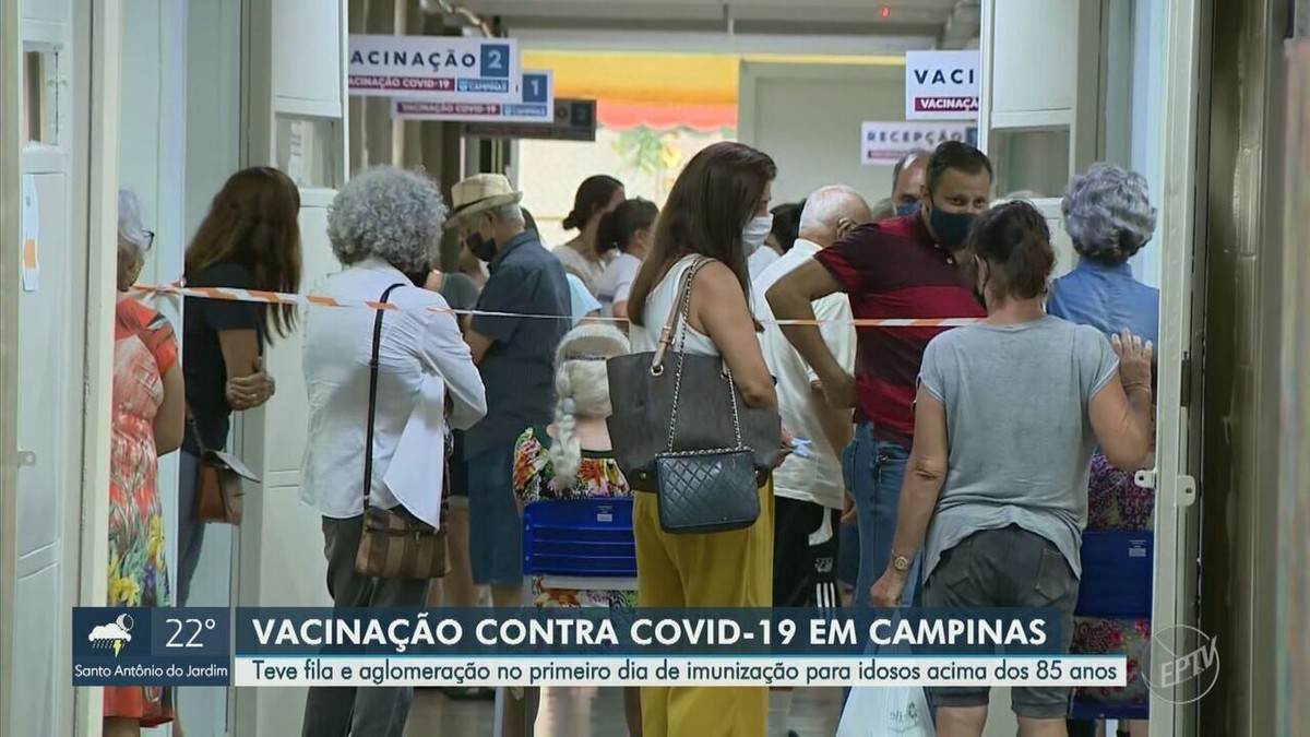 Covid centro de vacinação da Vila União tem idosos aglomerados e fila