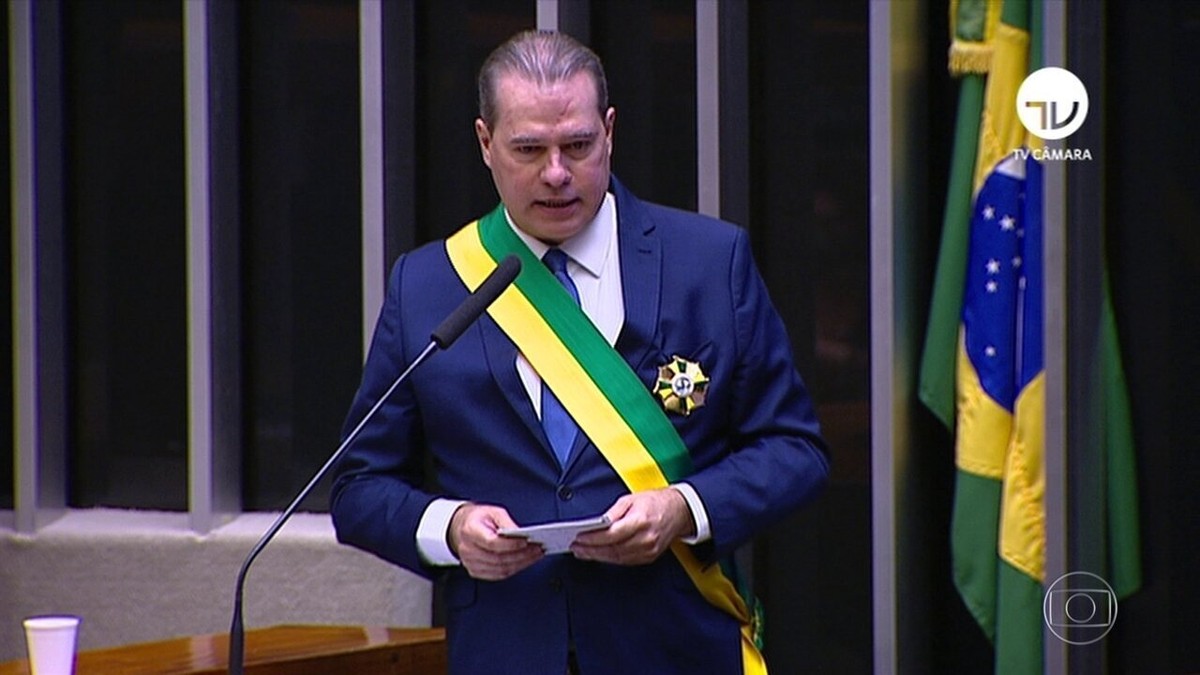 Toffoli recebe homenagens na última sessão como presidente do STF