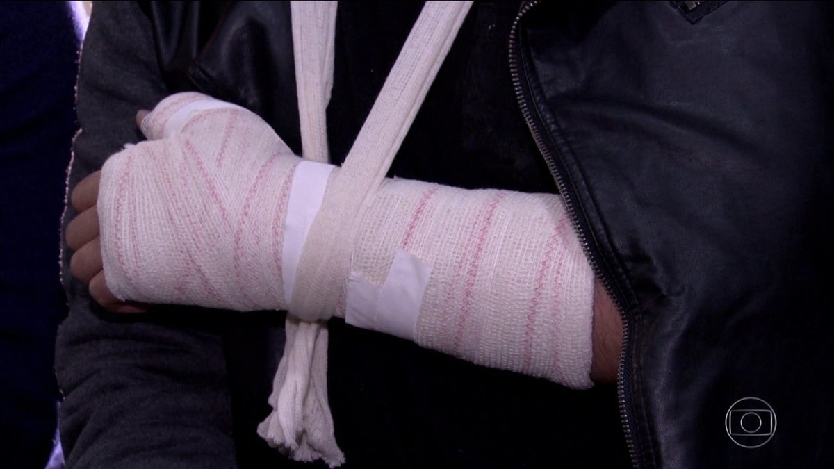 Casal gay relata agressão após tentar defender mulher em festa em Copacabana Rio de Janeiro G1