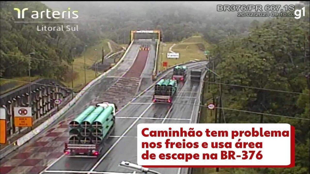 V Deo Caminh O Carregado Toneladas De Tubos De A O Tem Problema