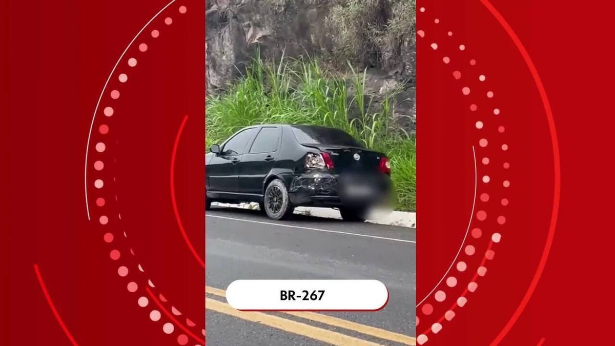 Carros Capotam Em Sequ Ncia Nas Brs E V Deo Zona Da Mata G