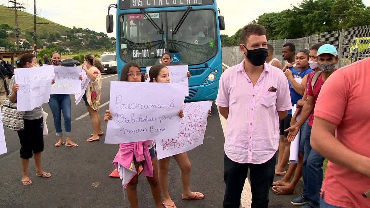 Manifestantes interditam BR 101 em Viana ES Espírito Santo G1