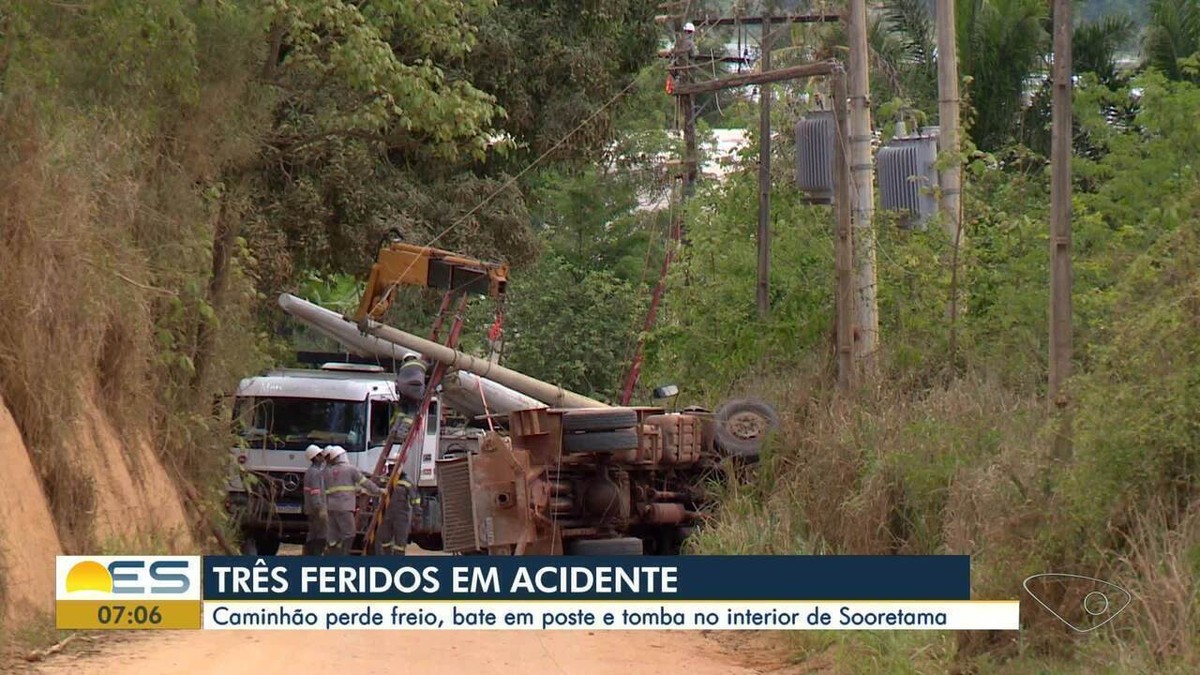 Caminh O Perde Freio E Tr S Ocupantes Se Ferem Ao Pular Do Ve Culo Em