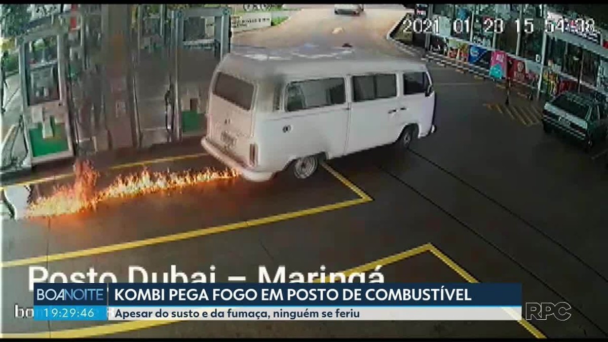 C Mera Registra Momento Em Que Kombi Pega Fogo Em Posto De Combust Veis