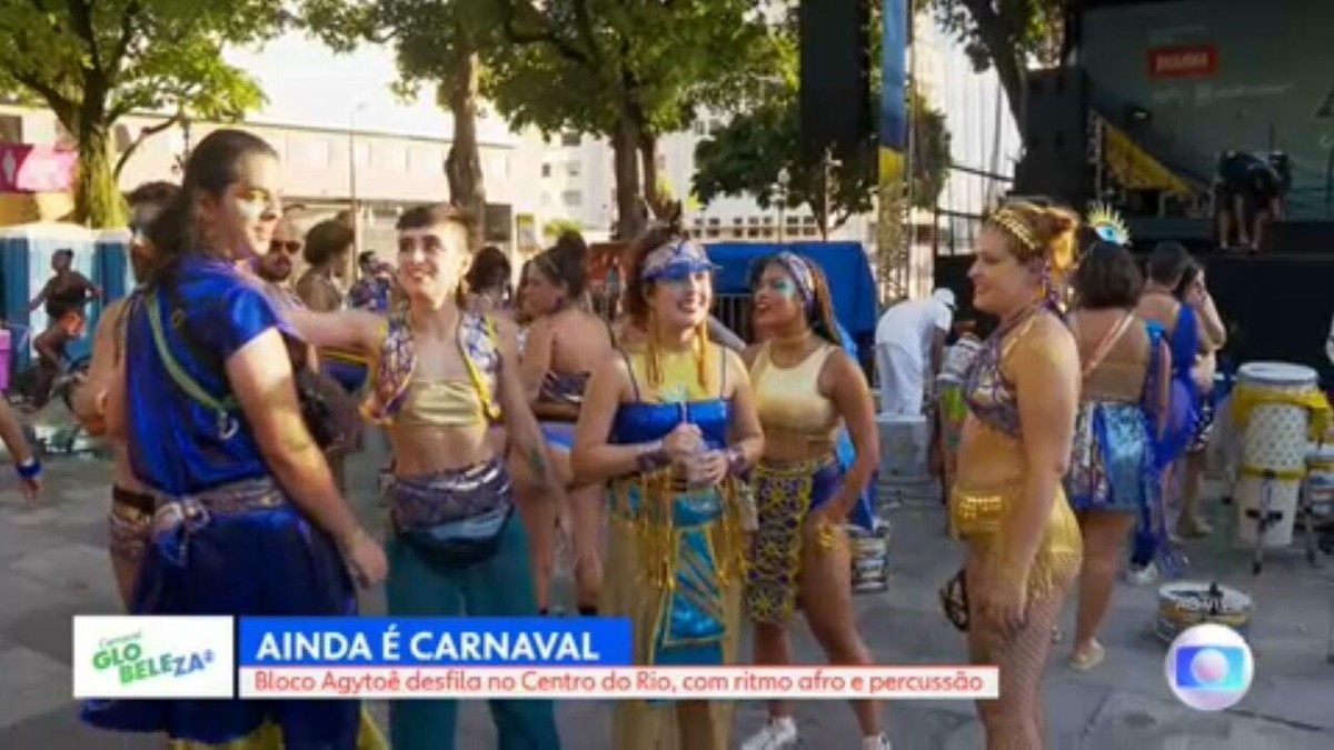 Blocos arrastam foliões pelas ruas do Rio nesta Quarta feira de Cinzas