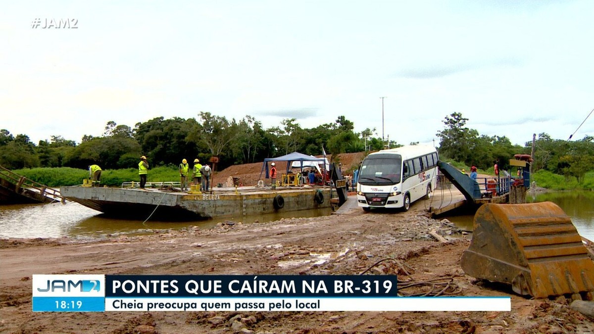 Trecho Improvisado Onde Ponte Caiu Na Br Afetado Pela Cheia De