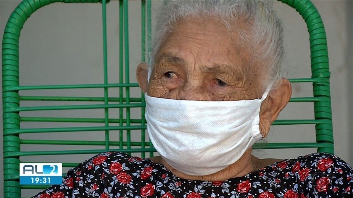 Idosa de 108 anos se recupera da Covid 19 e recebe alta médica após 7