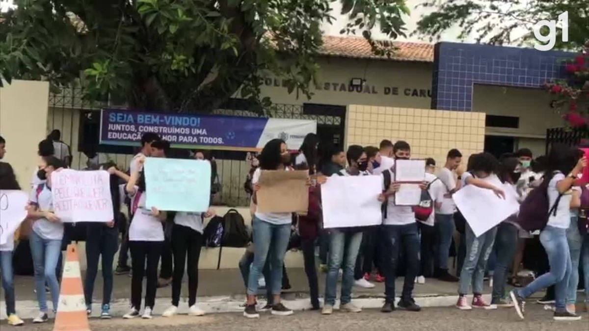Alunos Protestam Contra Caso De Ass Dio Sexual Em Escola Estadual De Caruaru Veja V Deo