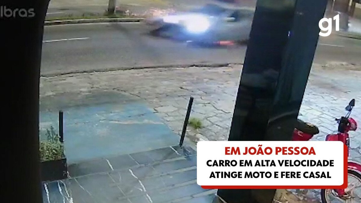 Carro em alta velocidade atinge moto na principal dos Bancários em