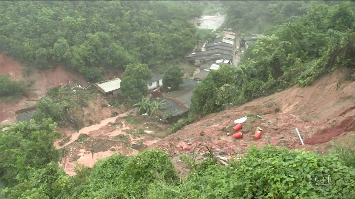 Chuva Na Grande Macei Deixa Mortos Feridos E Fam Lias