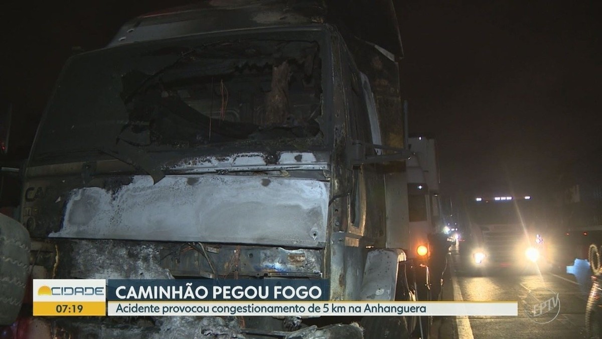 Caminh O Pega Fogo Na Rodovia Anhanguera E Congestionamento Chega A