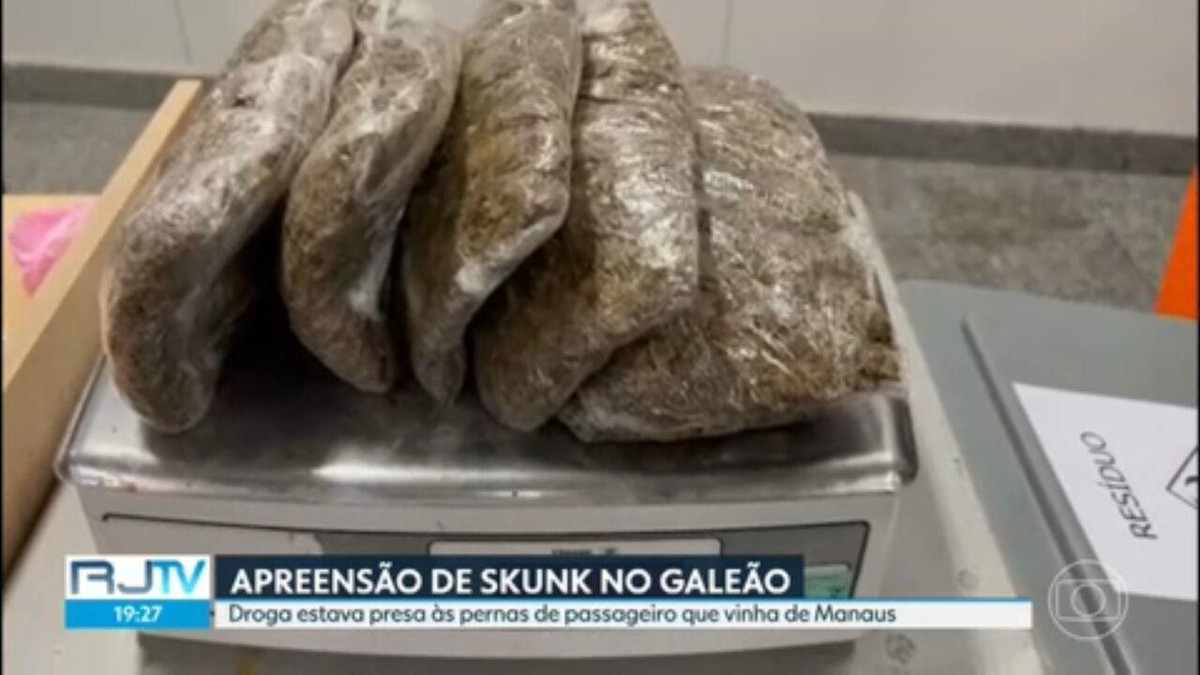 Polícia prende passageiro 2 kg de skunk ao desembarcar no