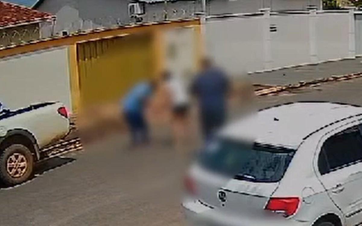 VÍDEO Policial de folga salva bebê que se afogou em banheira Mesma