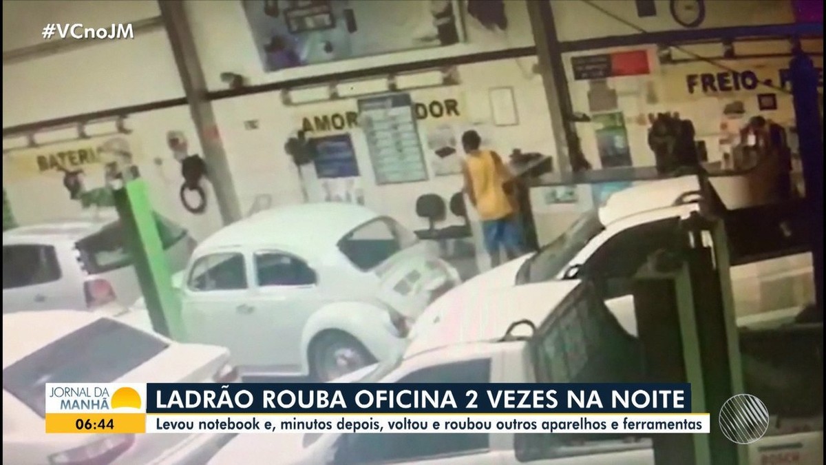 VÍDEO Homem rouba notebook e ferramentas de oficina após invadir local