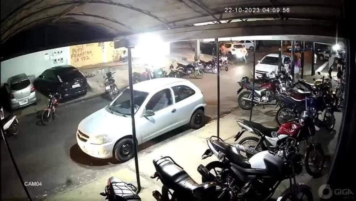 Homem é morto durante briga após sair de boate vídeo mostra fuga do