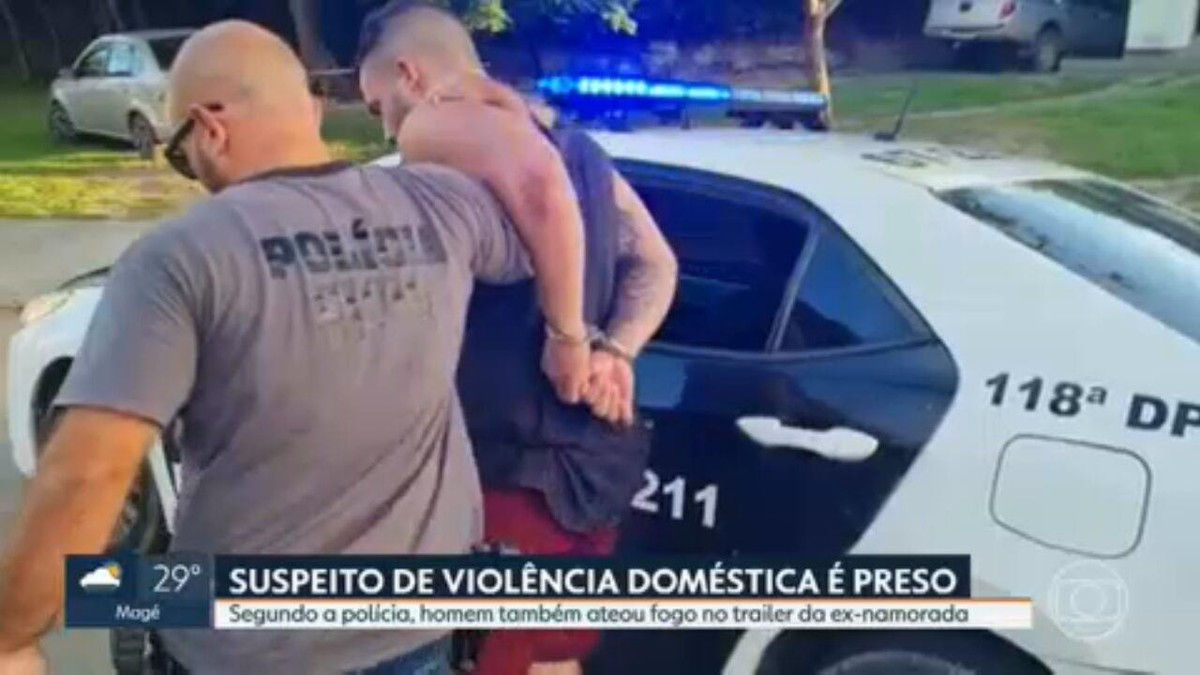 Preso homem suspeito de incendiar trailer da família da ex namorada na